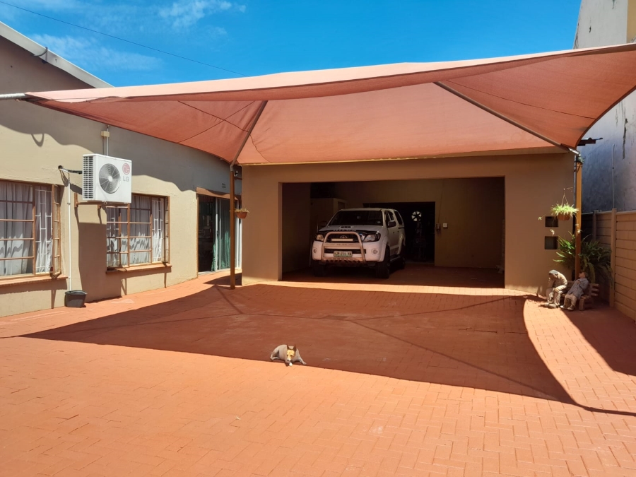 4 Bedroom Property for Sale in Protea Park North West